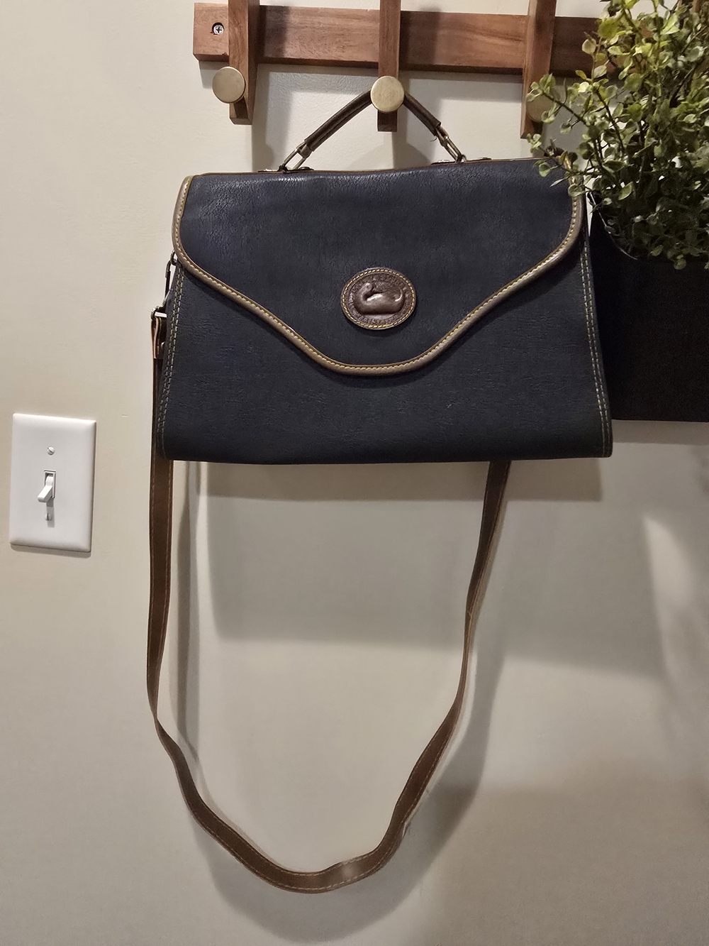 🔥Dooney & Burke Black and Brown Leather Satchel - Dooney & Bourke Style